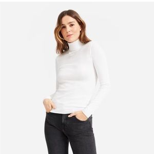 Everlane Pima micro-rib turtleneck, size M in white